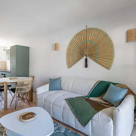 Cosy Flat - St Tropez Centre - Parkingpool - 2br6p 圣特罗佩