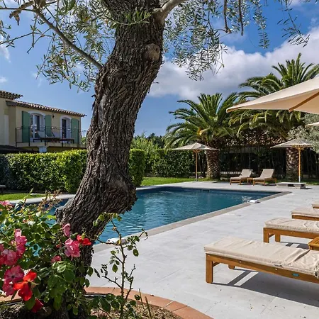 Cosy Flat - St Tropez Centre - Parkingpool - 2br6p * 圣特罗佩